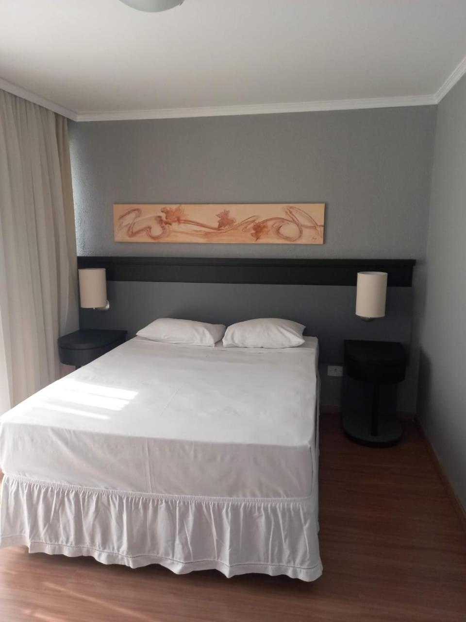 圣若泽杜斯皮尼艾斯埃斯特仑酒店 São José dos Pinhais 外观 照片