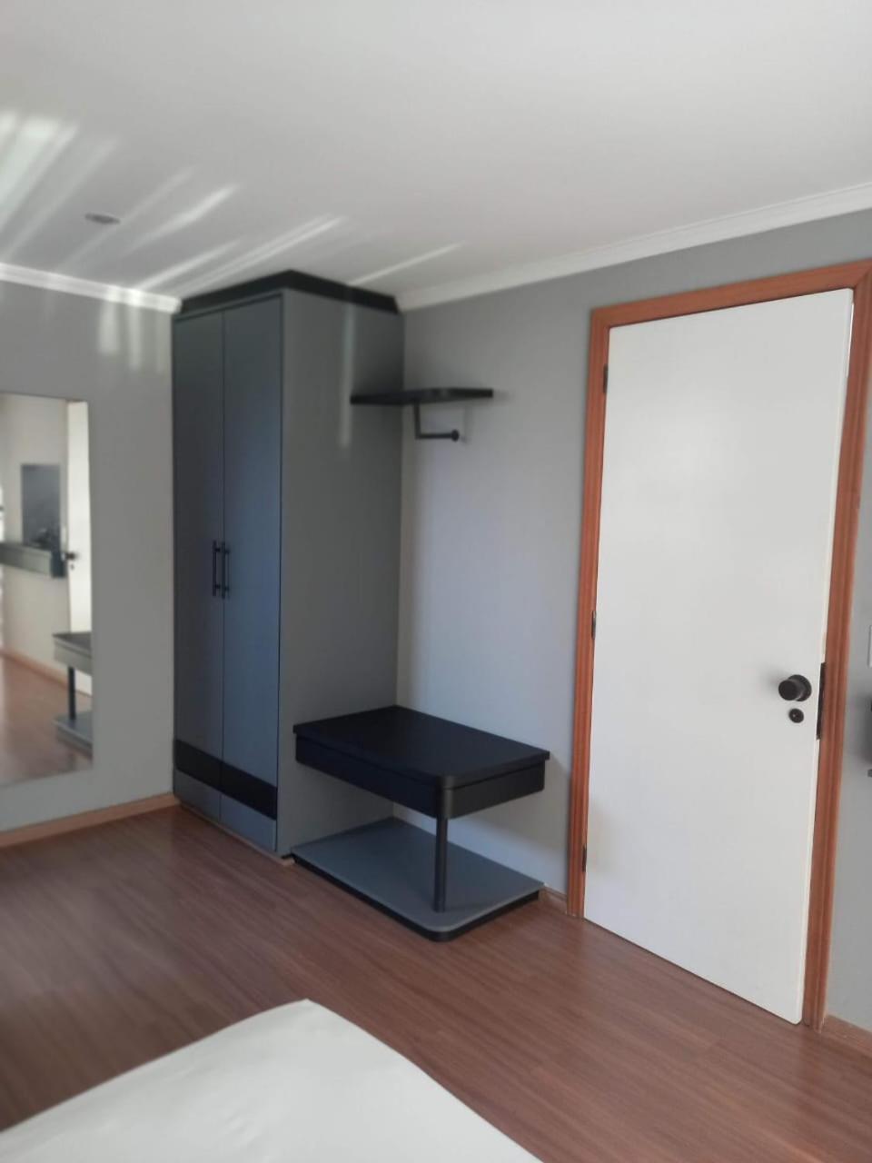 圣若泽杜斯皮尼艾斯埃斯特仑酒店 São José dos Pinhais 外观 照片