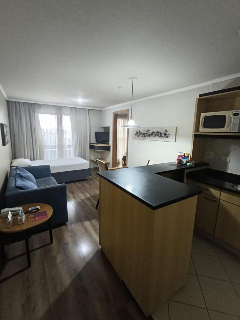圣若泽杜斯皮尼艾斯埃斯特仑酒店 São José dos Pinhais 外观 照片